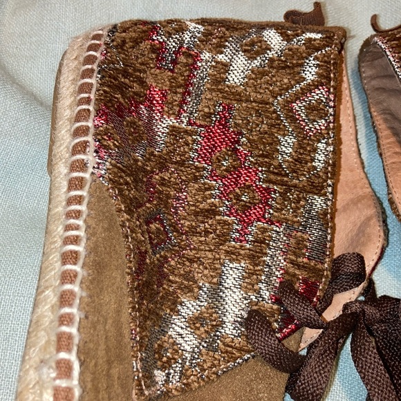 Veracruz Artisans Embroidered Suede Ankle Boots - Picture 3 of 11